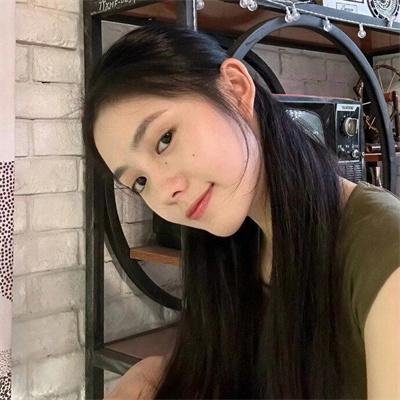 燕子与鹦鹉